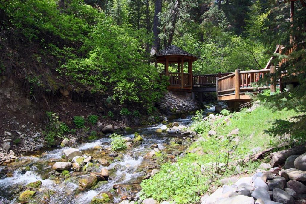 Log Cabin On The Stream Sundance, Utah Екстер'єр фото