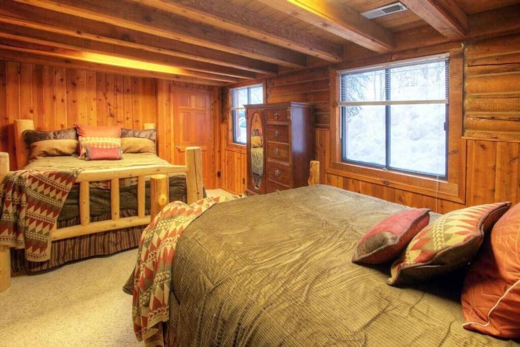 Log Cabin On The Stream Sundance, Utah Екстер'єр фото